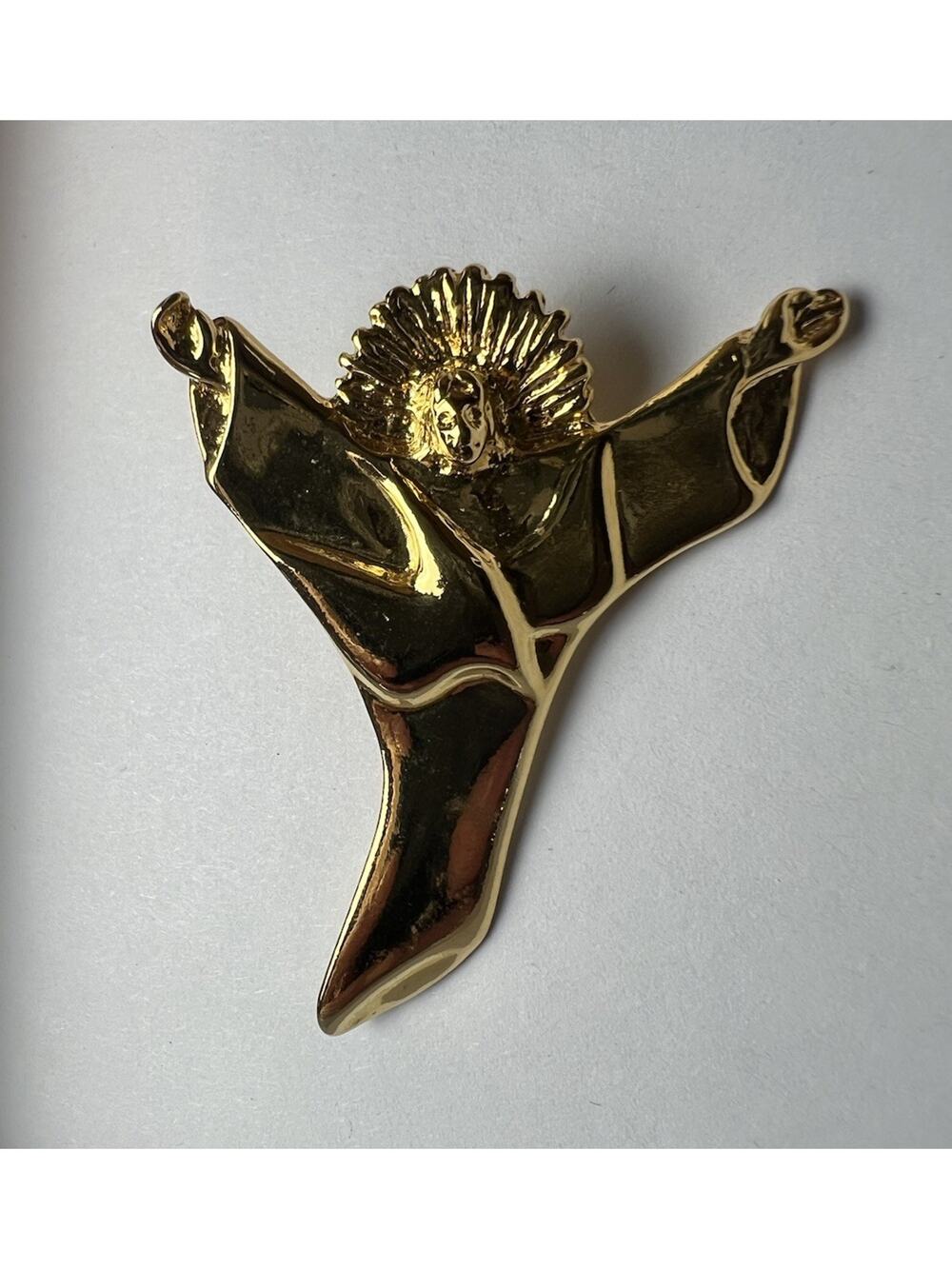Vintage Jesus Christ Pendant Gold Tone Signed Valerie Skidmore 1982 Religious